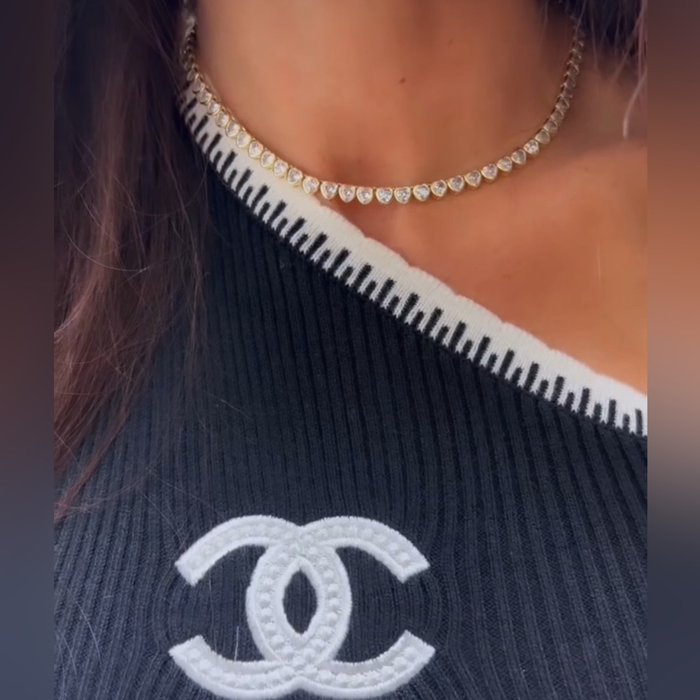 BEAUTIFUL HEART BEZEL CHOKER